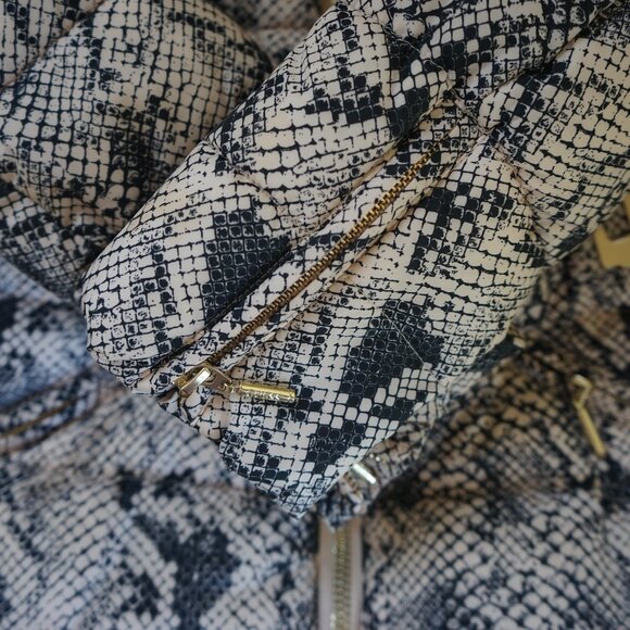 Guess Womens XS Lexie Snake Puffer Jacket Style# W94L34RBOXO MSRP: $158.00 - Picture 15 of 16